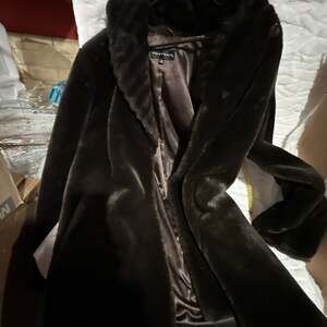 Portrait Women's Dark Brown Faux Fur Coat Size Medium
